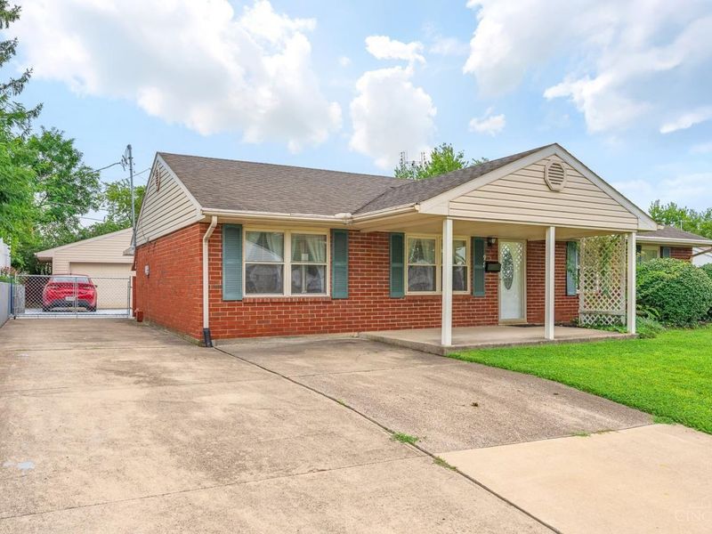 98 Moore Drive, Franklin, OH 45005 Photo 2
