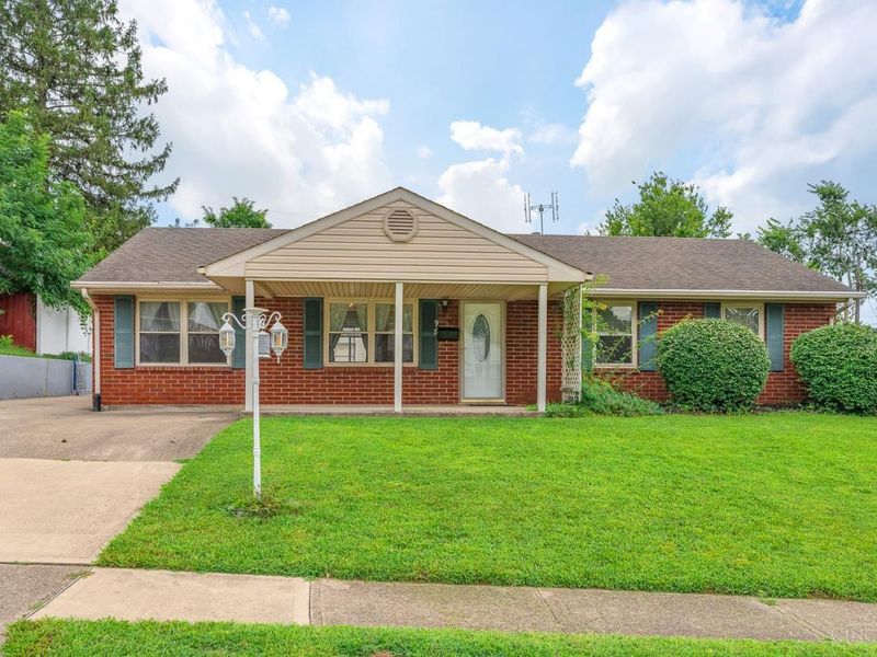 98 Moore Drive, Franklin, OH 45005 Photo 3