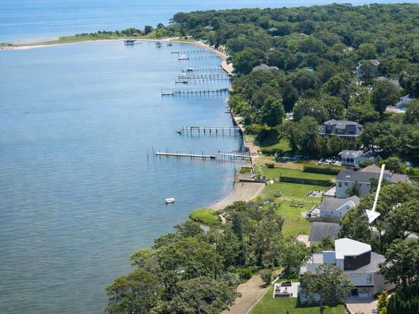 10 Bay View Drive , Hampton Bays, NY 11946
