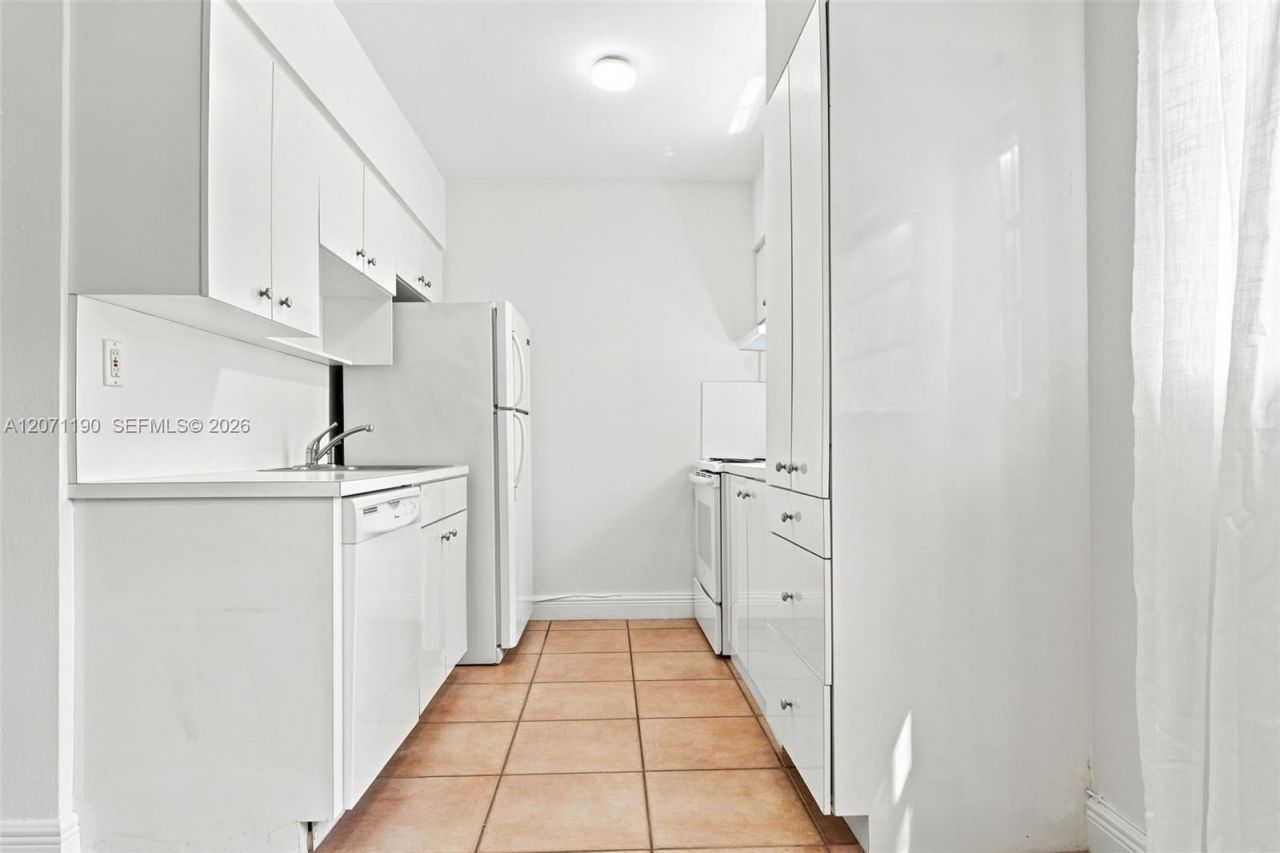 6511 Santona St , Unit C6, Coral Gables, FL 33146 Photo
