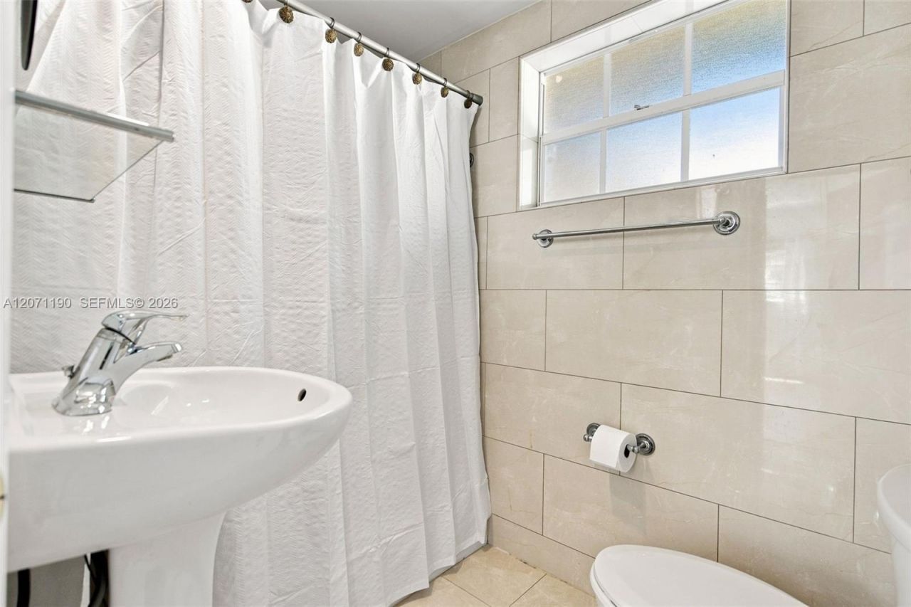 6511 Santona St , Unit C6, Coral Gables, FL 33146 Photo
