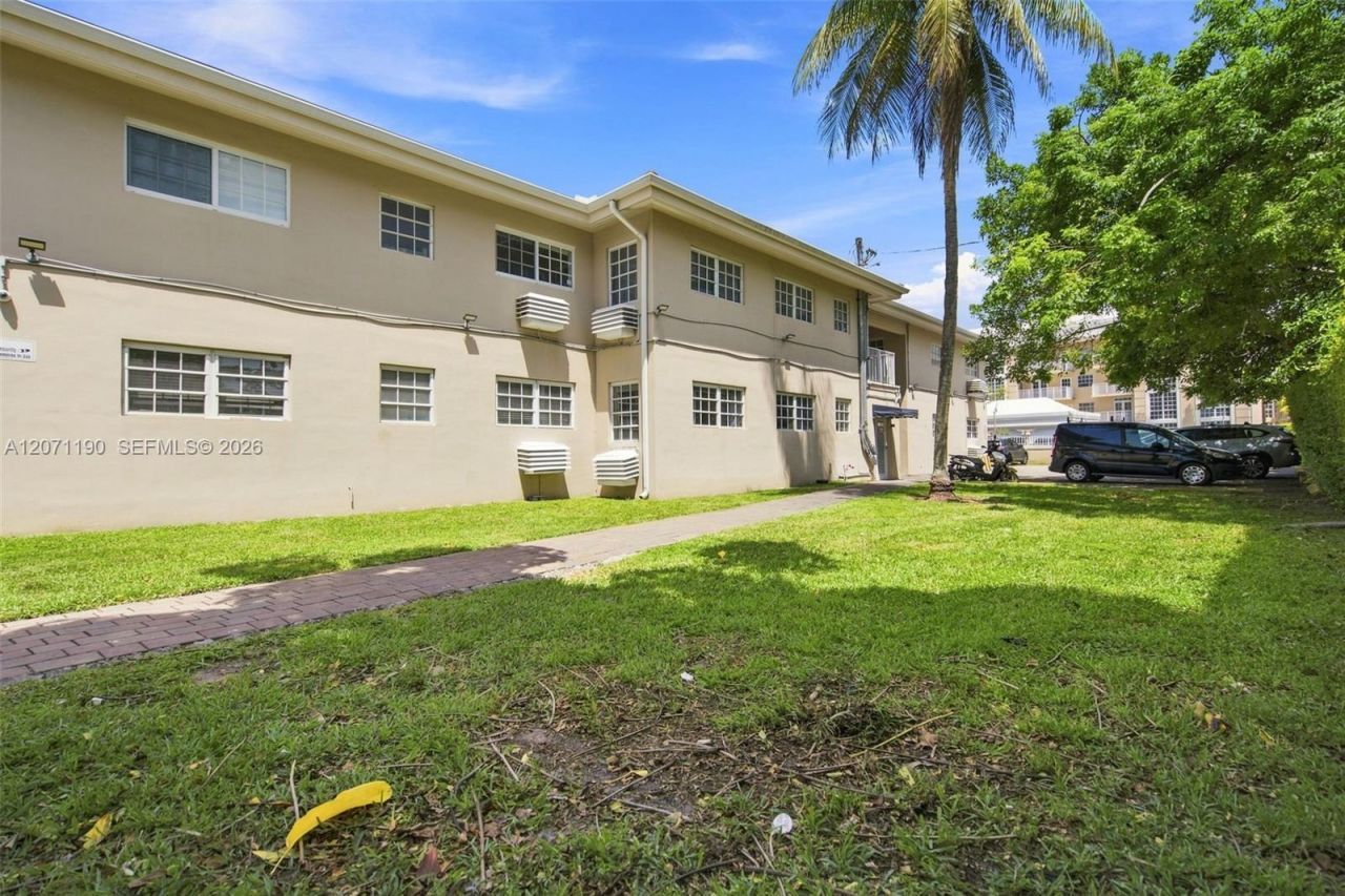 6511 Santona St , Unit C6, Coral Gables, FL 33146 Photo