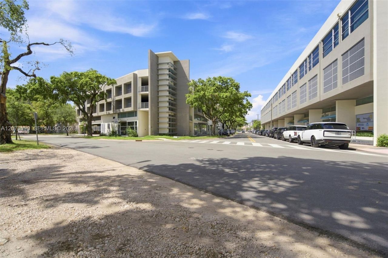 6511 Santona St , Unit C6, Coral Gables, FL 33146 Photo