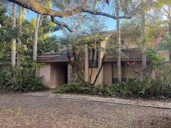 8250 SW 116th St , Miami, FL 33156