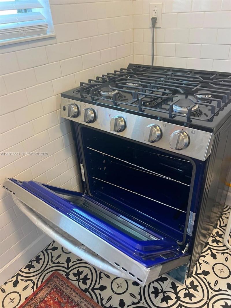 7720 Harding Ave, Unit 8, Miami Beach, FL 33141 Photo