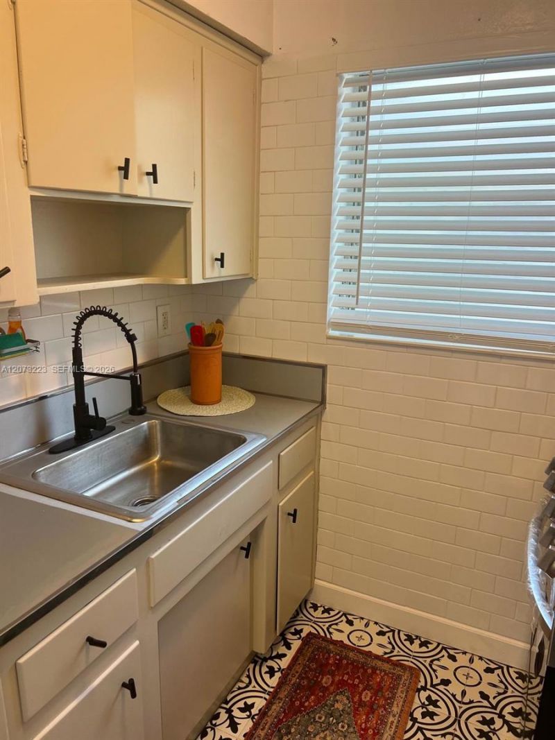 7720 Harding Ave, Unit 8, Miami Beach, FL 33141 Photo
