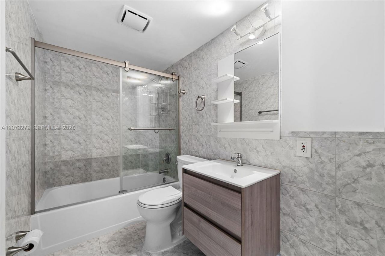 1913 S Ocean Dr, Unit 208A, Hallandale Beach, FL 33009 Photo