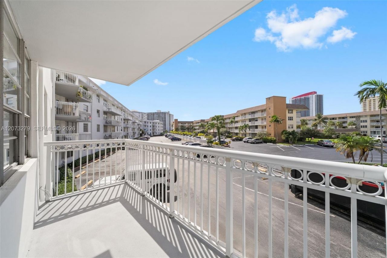 1913 S Ocean Dr, Unit 208A, Hallandale Beach, FL 33009 Photo