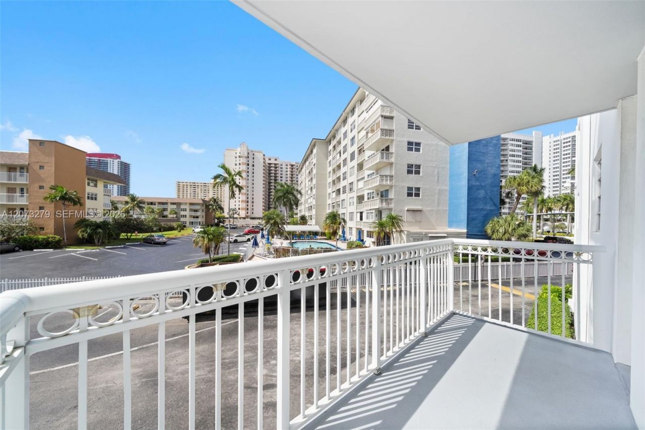 1913 S Ocean Dr, Unit 208A, Hallandale Beach, FL 33009 Photo