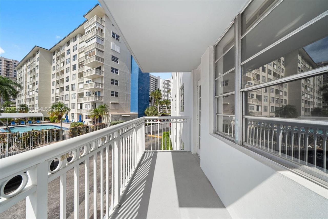 1913 S Ocean Dr, Unit 208A, Hallandale Beach, FL 33009 Photo