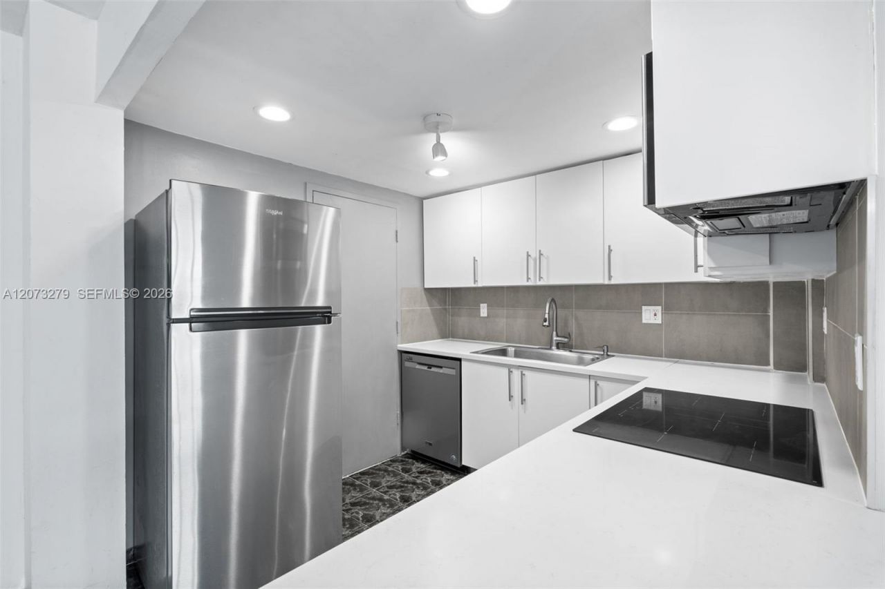 1913 S Ocean Dr, Unit 208A, Hallandale Beach, FL 33009 Photo