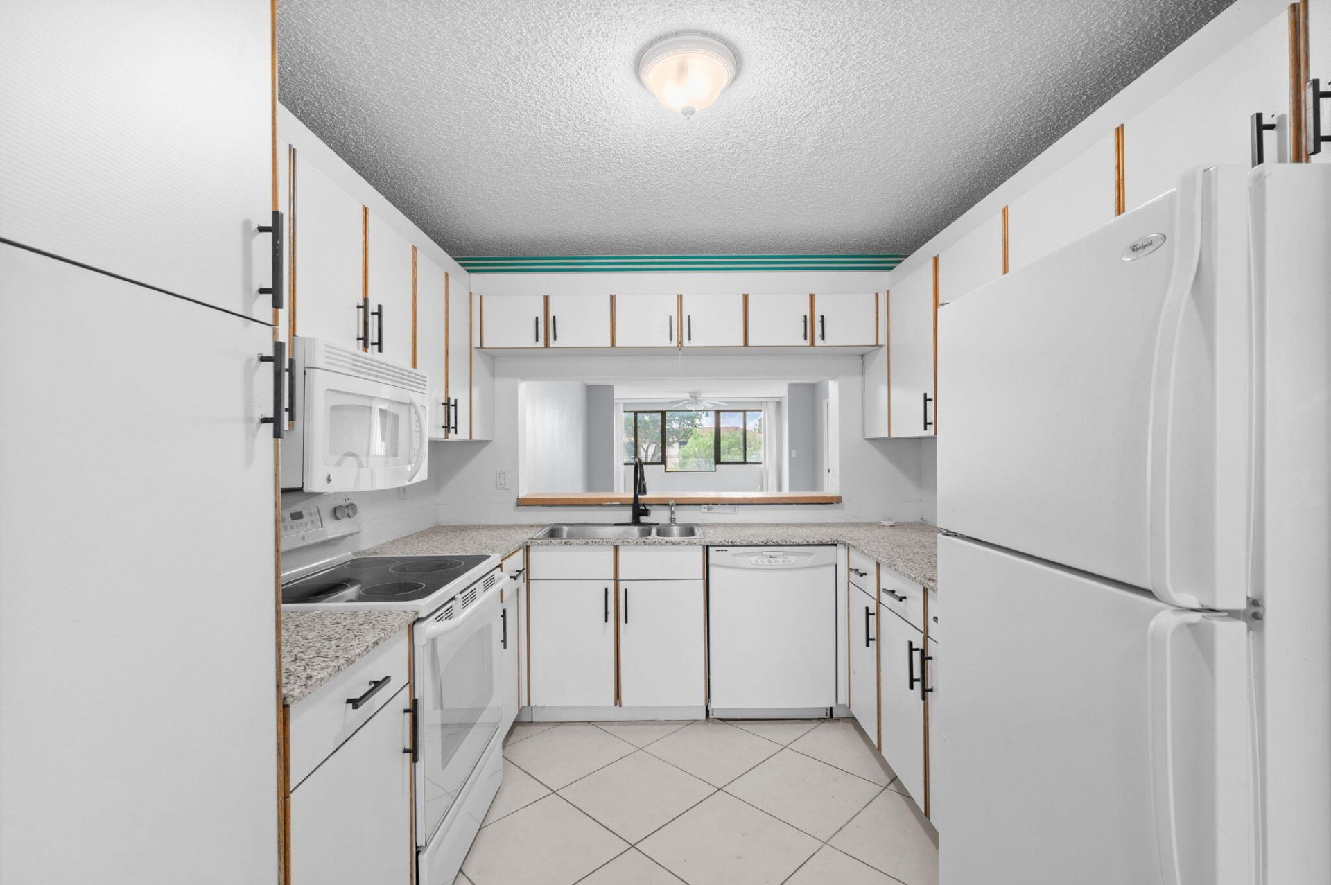 10837 W Clairmont Circle, Unit 208, Tamarac, FL 33321 Photo