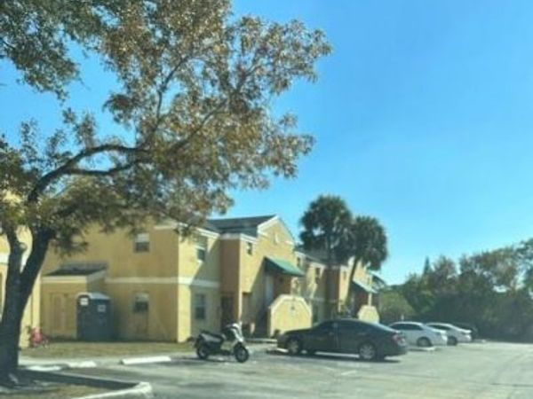 2431 NW 56th Avenue, Unit 204, Lauderhill, FL 33313