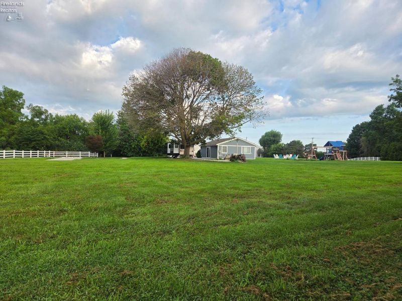 1553 NW Catawba Road, Port Clinton, OH 43452 Photo 2