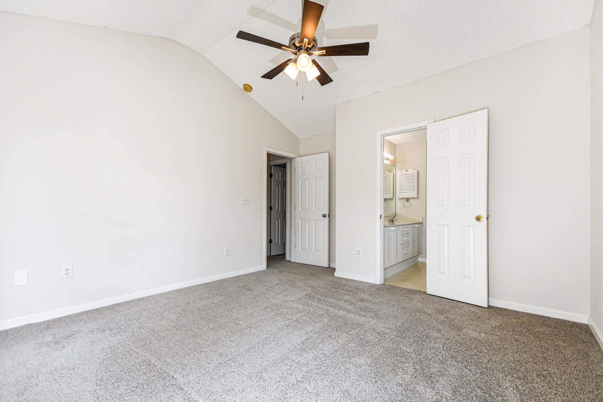 8612 Coppergrove Drive Photo 9