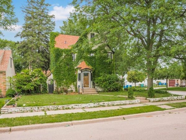 2657 Zenith Avenue N, Robbinsdale, MN 55422
