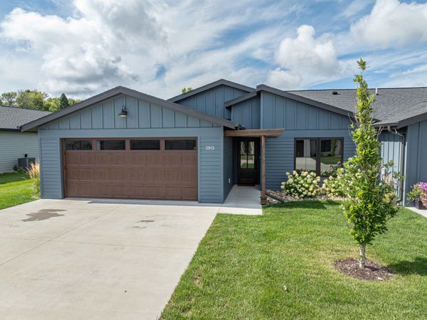 3913 Dorothy's Lane , Spirit Lake, IA 51360