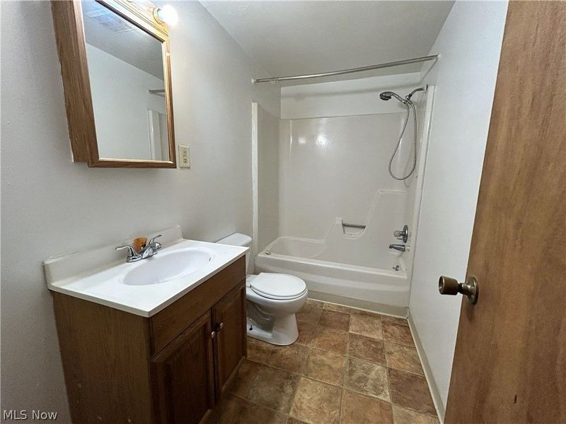 183 Woodmont Avenue, Unit 2, Steubenville, OH 43952 Photo 6
