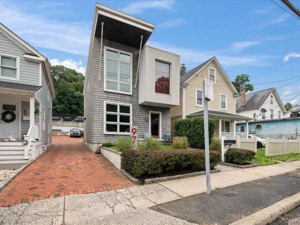 97 Pine Hollow Road , Oyster Bay, NY 11771