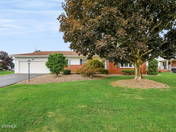 106 FAIRMONT Drive , Watsontown, PA 17777