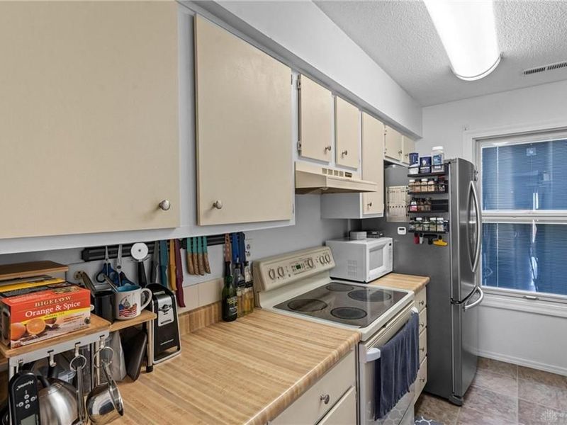 7827 Port Circle, Centerville, OH 45459 Photo 9