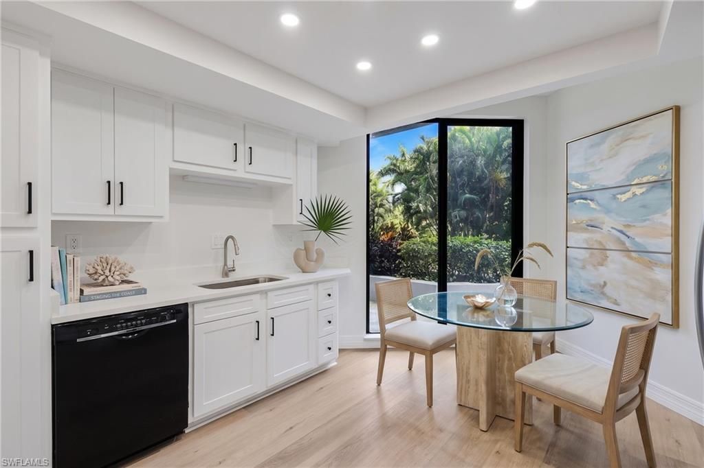 6075 Pelican Bay Blvd, Unit 104, Naples, FL 34108 Photo