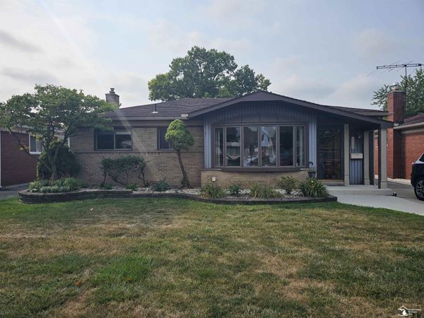 24911 Ward Street, Taylor, MI 48180