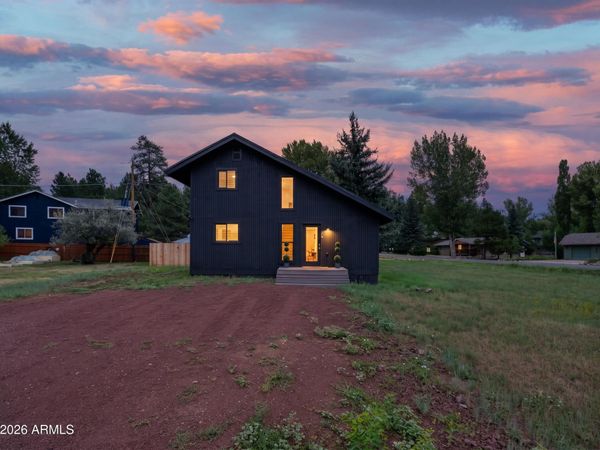 535 STRINGER Road, Munds Park, AZ 86017