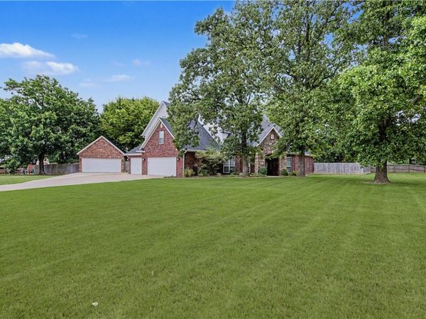 2104 Caribou Lane , Elm Springs, AR 72762
