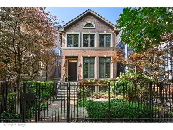 1844 W Barry Avenue , Chicago, IL 60657