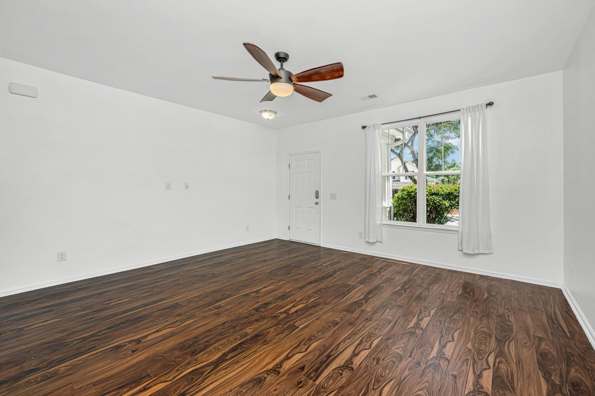 1223 Beck Drive Photo 4