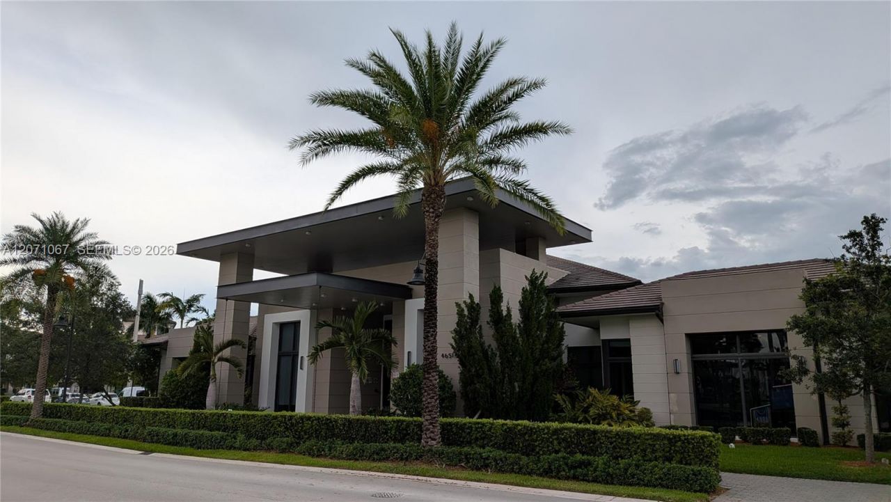 8001 NW 41st St, Unit F-204, Doral, FL 33166 Photo
