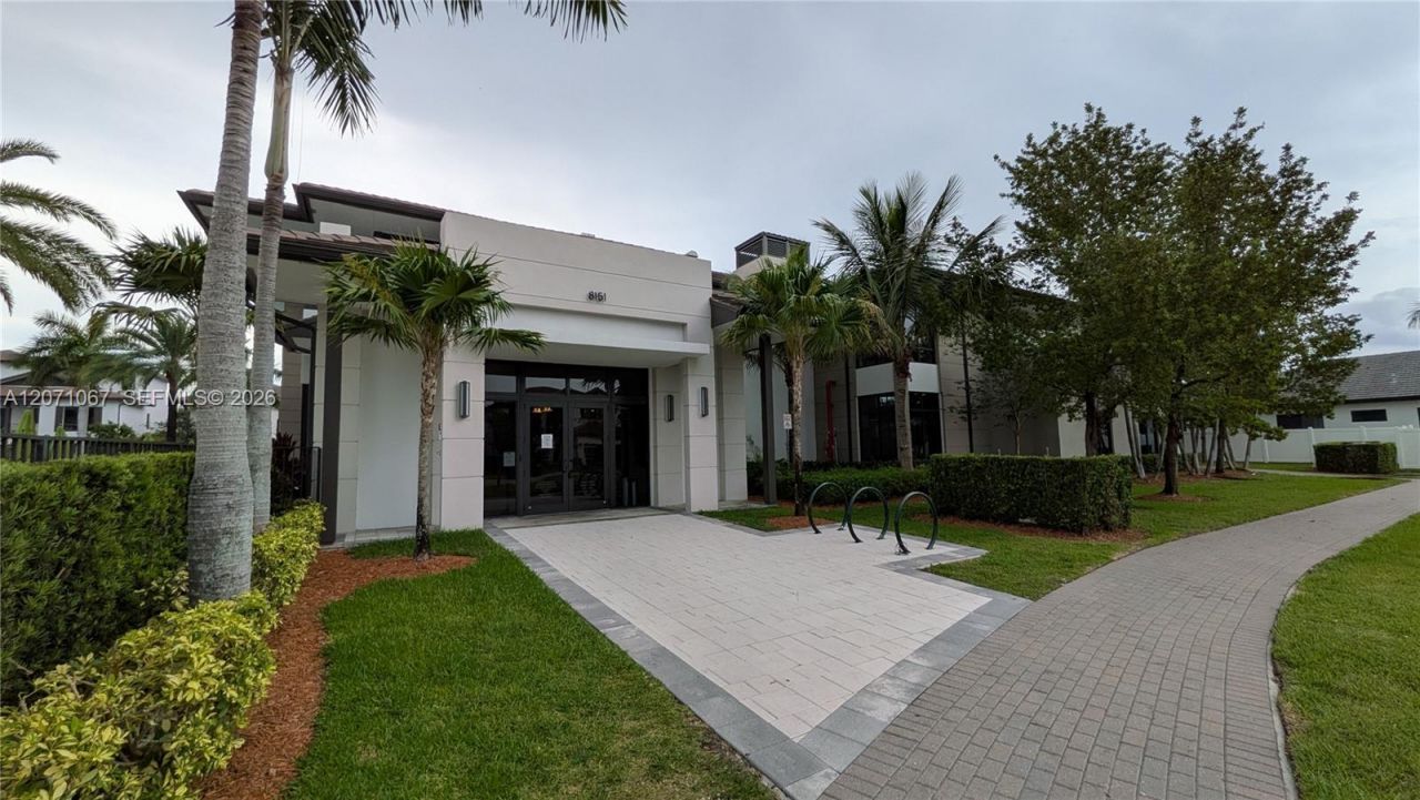 8001 NW 41st St, Unit F-204, Doral, FL 33166 Photo