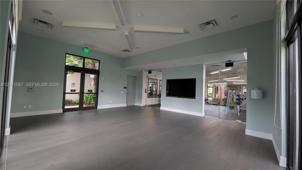 8001 NW 41st St, Unit F-204, Doral, FL 33166 Photo