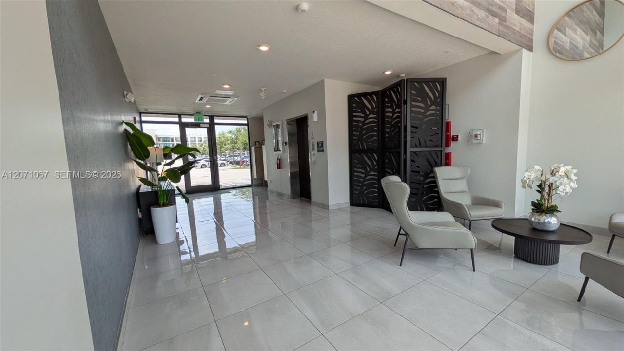 8001 NW 41st St, Unit F-204, Doral, FL 33166 Photo