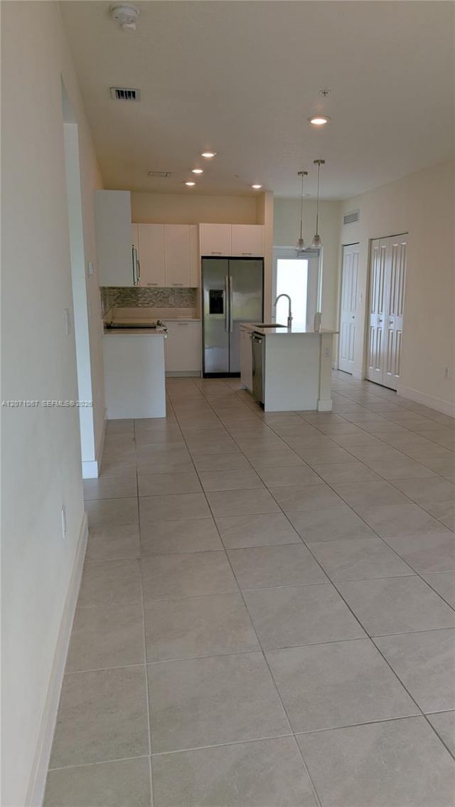 8001 NW 41st St, Unit F-204, Doral, FL 33166 Photo