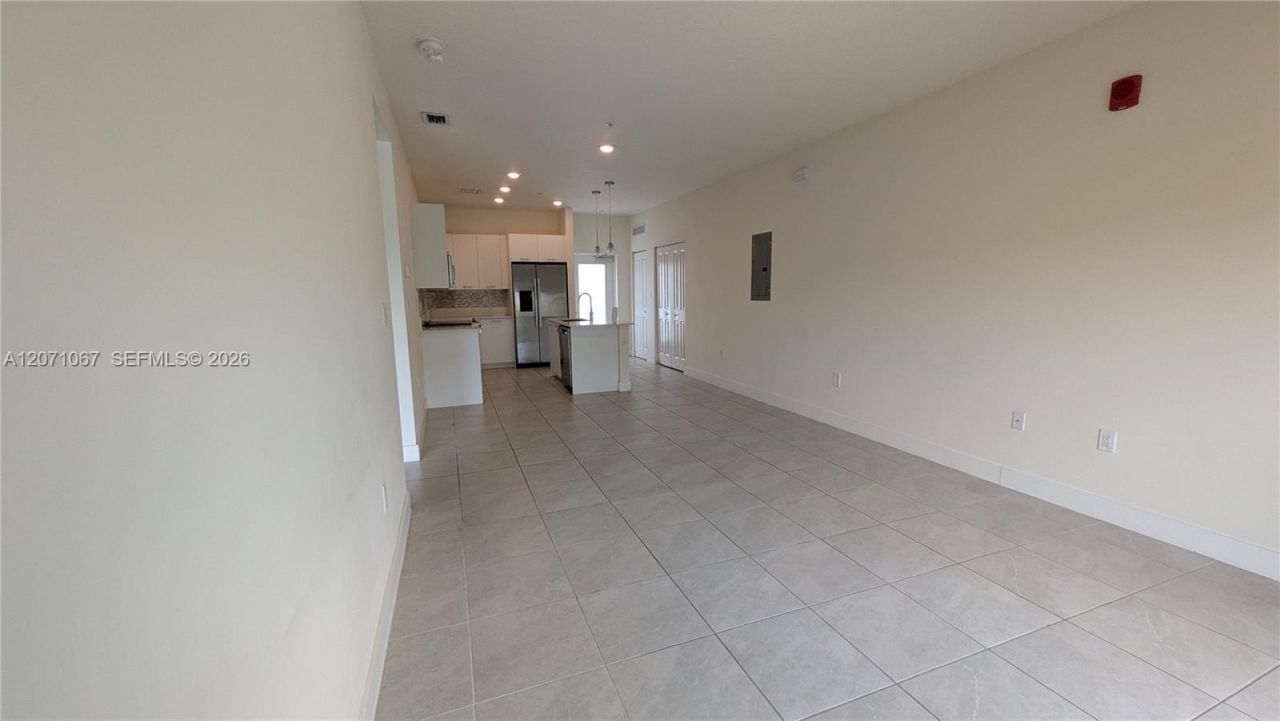 8001 NW 41st St, Unit F-204, Doral, FL 33166 Photo