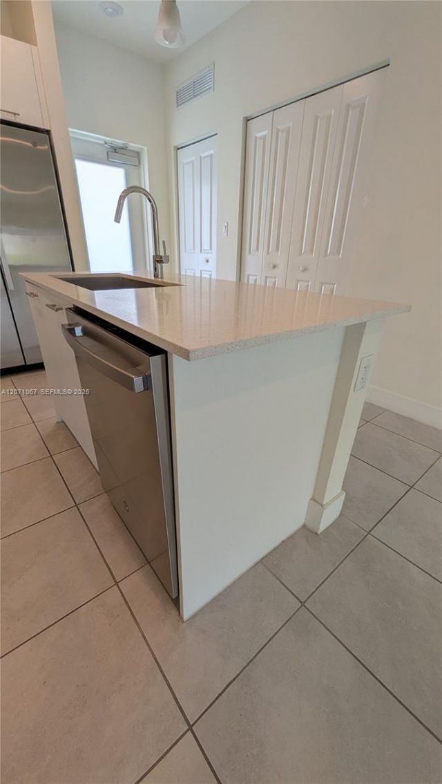 8001 NW 41st St, Unit F-204, Doral, FL 33166 Photo