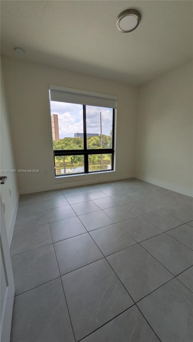 8001 NW 41st St, Unit F-204, Doral, FL 33166 Photo