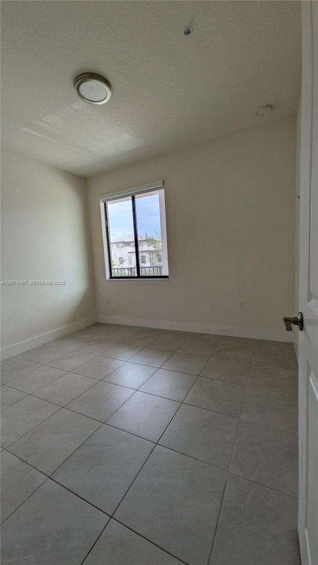 8001 NW 41st St, Unit F-204, Doral, FL 33166 Photo