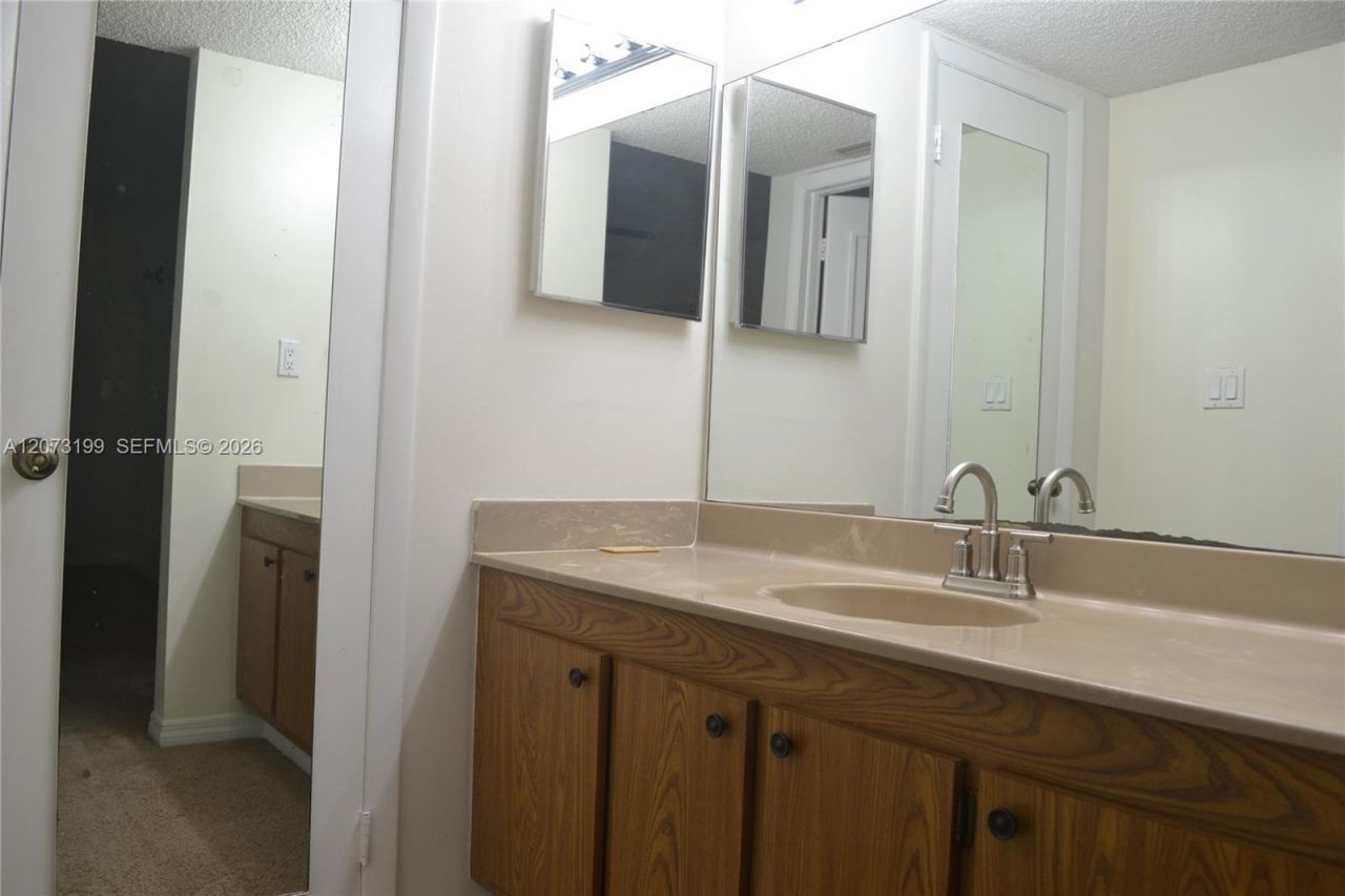 8601 NW 34th Pl, Unit A208, Sunrise, FL 33351 Photo