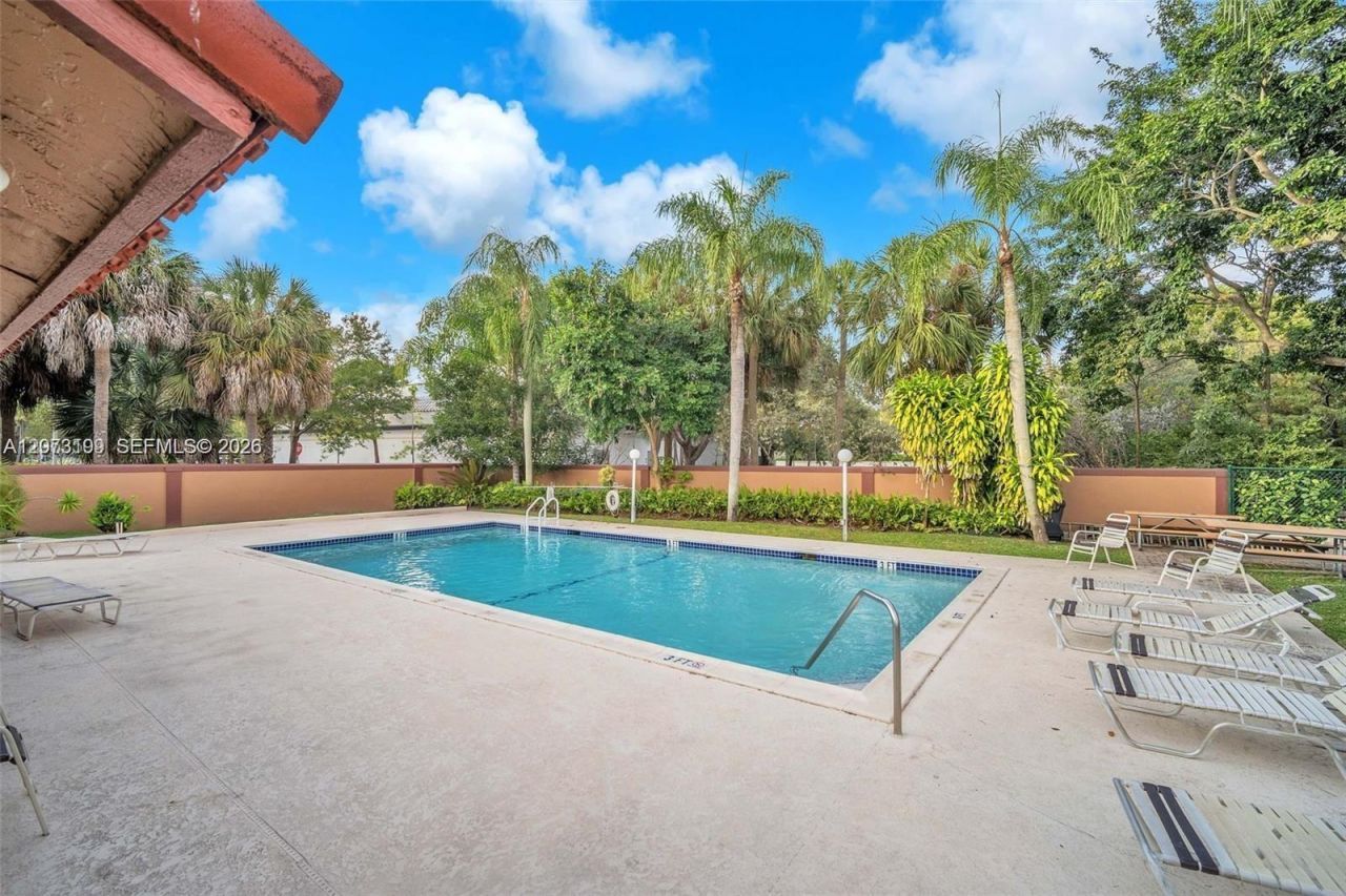 8601 NW 34th Pl , Unit A208, Sunrise, FL 33351 Photo