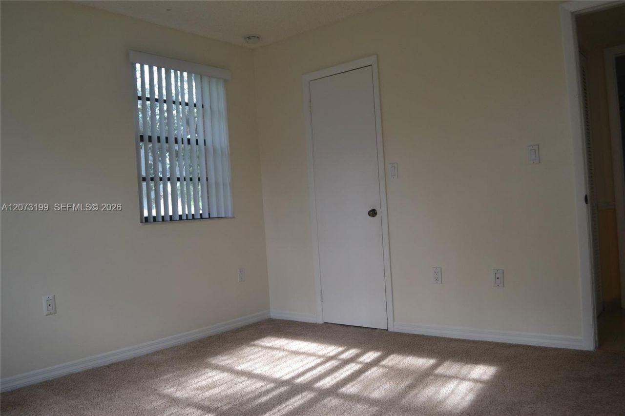 8601 NW 34th Pl, Unit A208, Sunrise, FL 33351 Photo