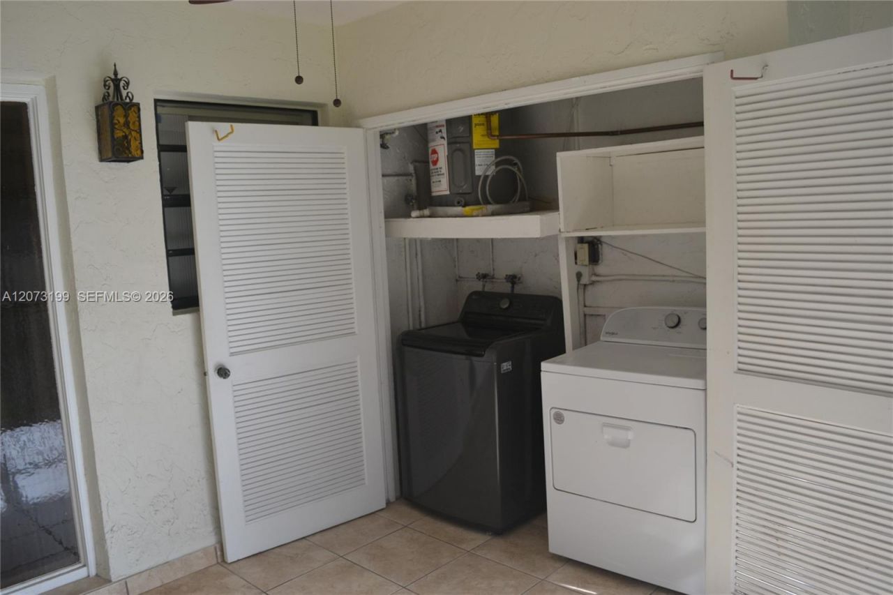 8601 NW 34th Pl, Unit A208, Sunrise, FL 33351 Photo