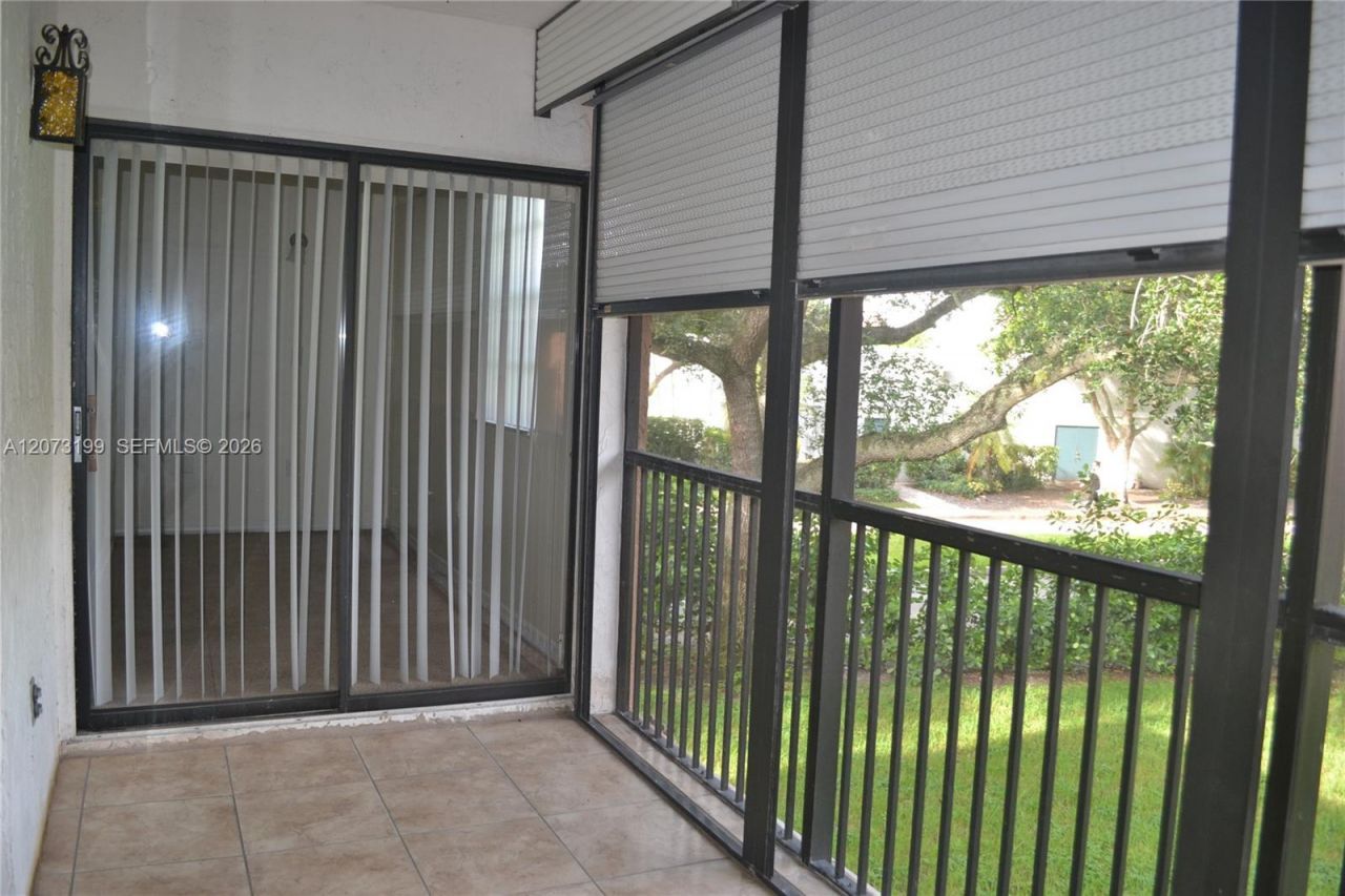 8601 NW 34th Pl, Unit A208, Sunrise, FL 33351 Photo