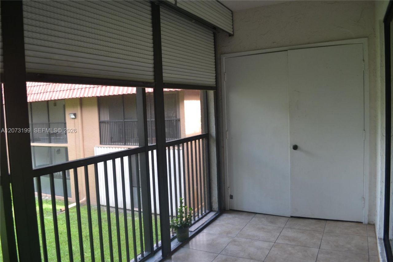 8601 NW 34th Pl, Unit A208, Sunrise, FL 33351 Photo