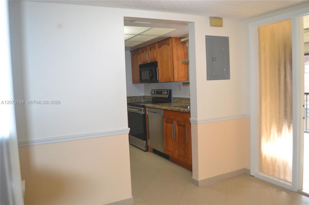 8601 NW 34th Pl, Unit A208, Sunrise, FL 33351 Photo