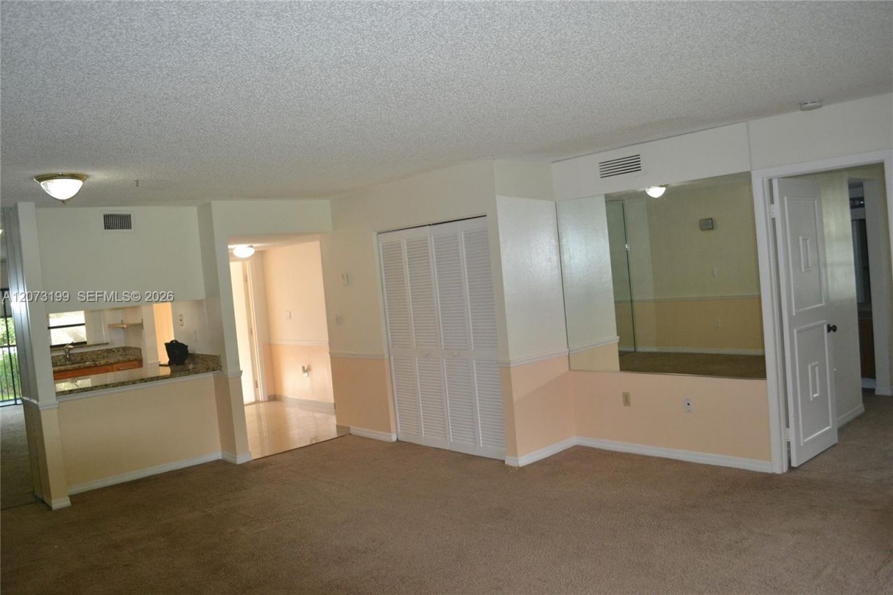 8601 NW 34th Pl, Unit A208, Sunrise, FL 33351 Photo