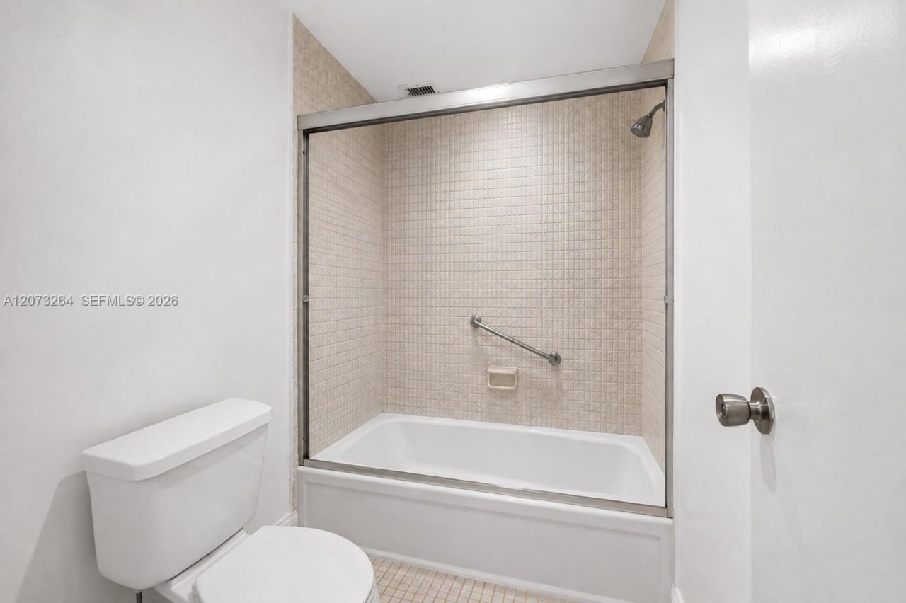 7051 Environ Blvd , Unit 432, Lauderhill, FL 33319 Photo