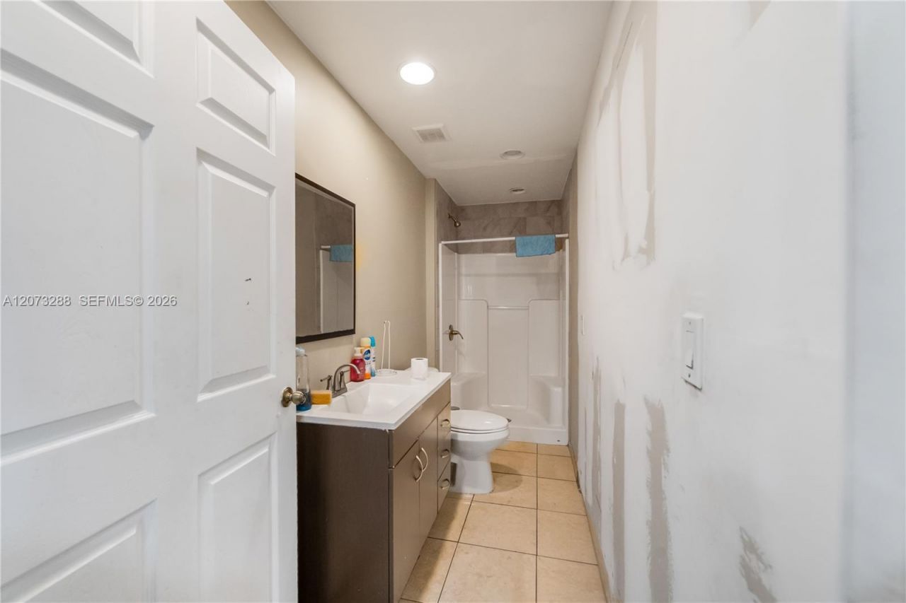6772 W Flagler St , Miami, FL 33144 Photo